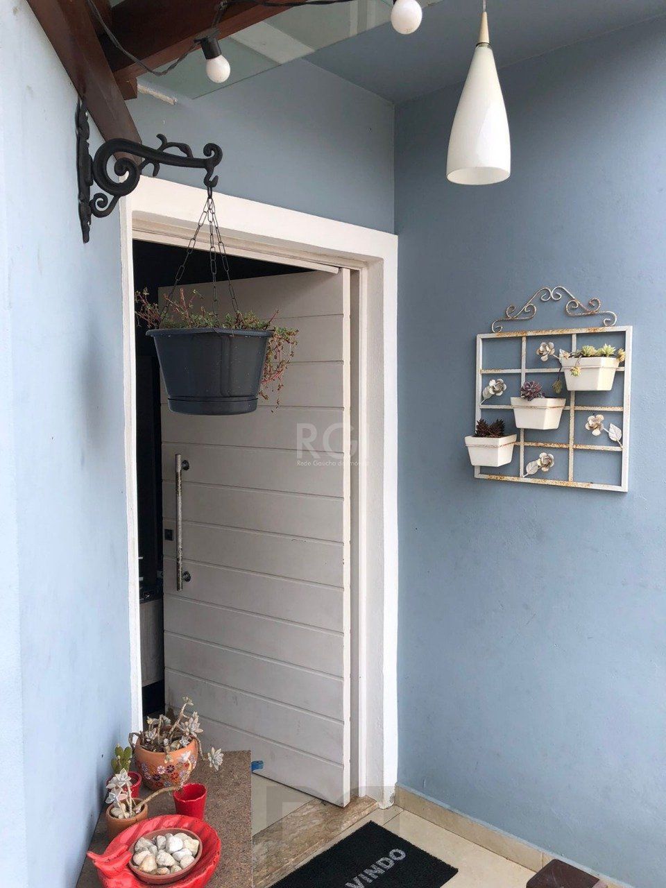 Casa com 3 dormitórios 2 suítes, área gourmet, vaga de estacionamento, Guarujá, Porto Alegre RS — foto 8