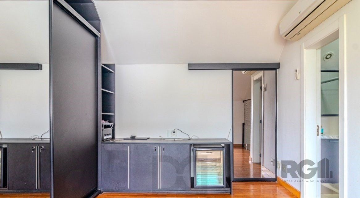 Casa em Condomínio com 04 Quartos - 4 vagas, 200,36 m² de área privativa - LOMBA DO PINHEIRO — foto 26