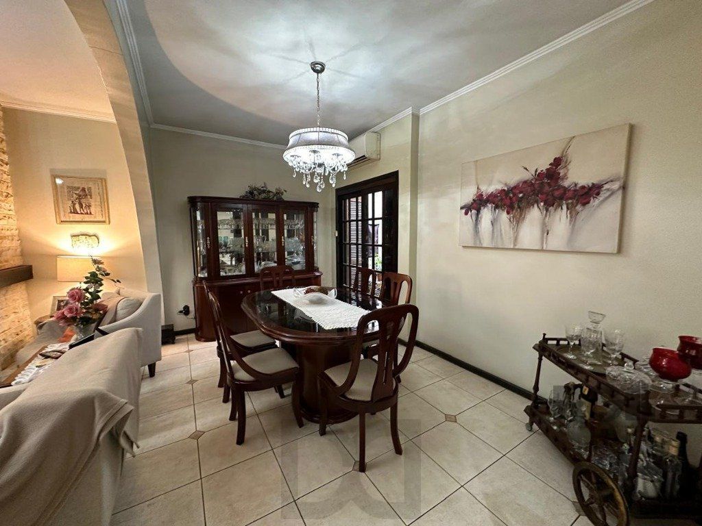 Vende-se ampla casa 3 quartos com hidro, 2 vagas, living com ladeira e salão de festas com churrasqueira - 260m² - Medianeira — foto 42