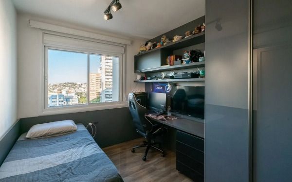 Vende-se amplo apartamento com 3 suítes, 126m² e 2 vagas - Petrópolis — foto 22