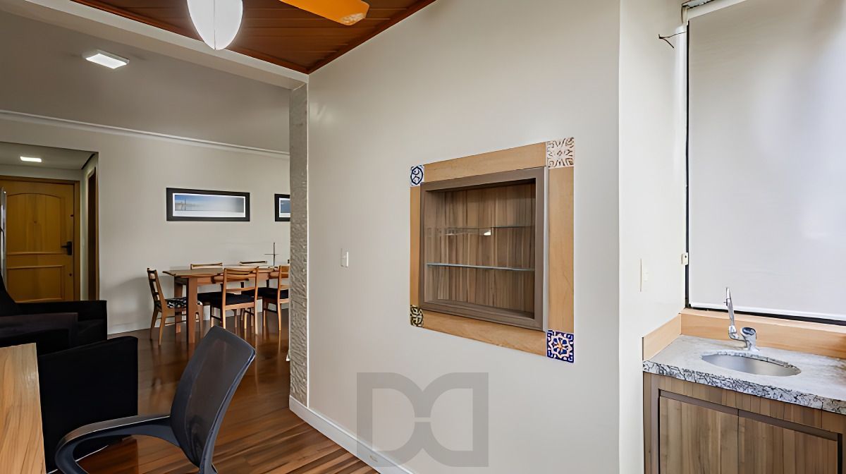 Vende-se apartamento com 2 quartos( 1 suíte), 96m², sacada e 2 vagas - Mont Serrat — foto 3