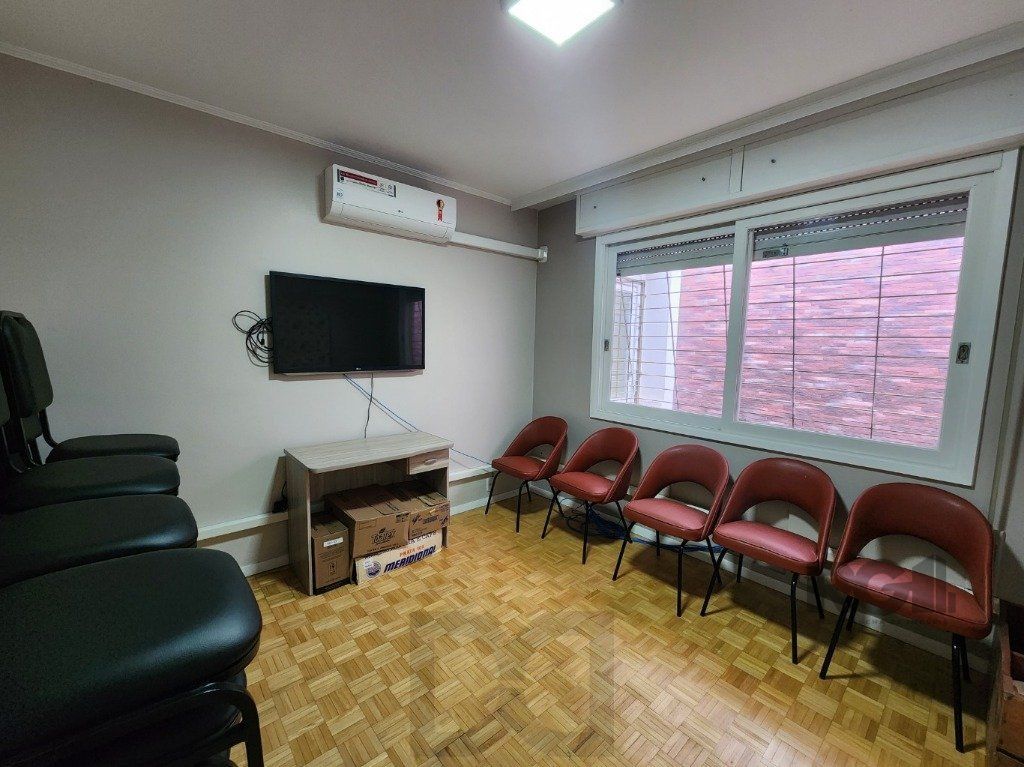 Vende-se excelente cada 3 quartos com suíte, 4 vagas, anexo comn salão de festas, podendo ser usada para fins comerciais - 255m² - Chácara das Pedras — foto 20