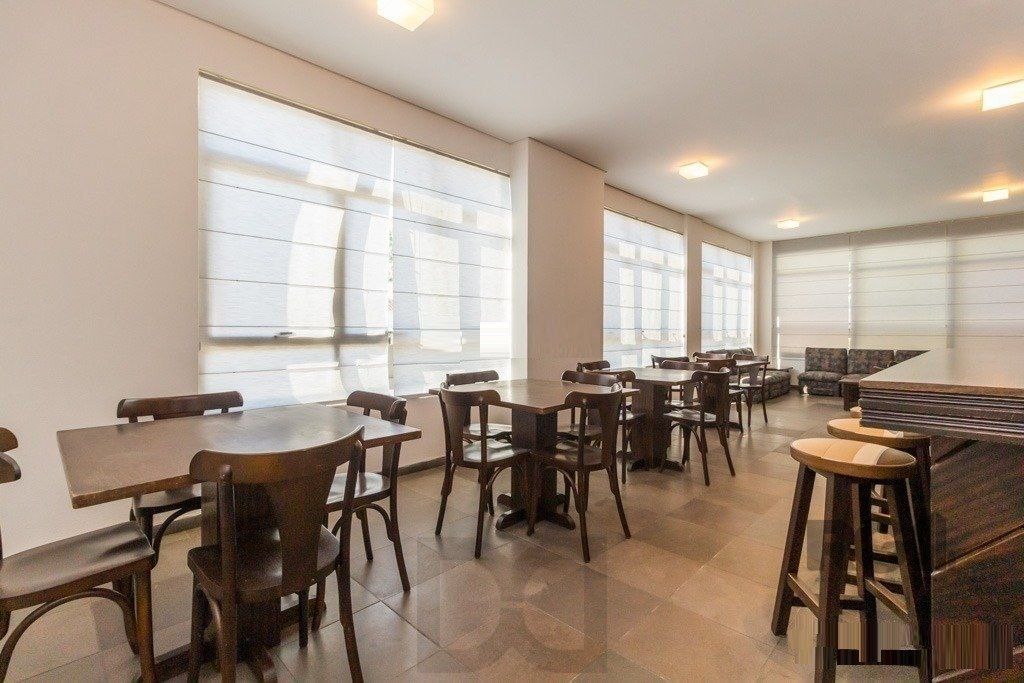 Vende-se amplo apartamento 3 quartos c/ suíte, 2 vagas, living com sacada e vista - 139m² - Auxiliadora — foto 32