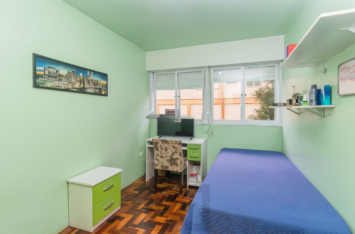 Vende-se apartamento com 3 quartos com closet - Petrópolis — foto 17