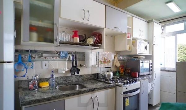 Vende-se apartamento com 2 quartos, e 1 vaga – Passo da Areia — foto 3