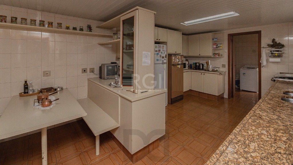 Casa para Venda - 300m², 3 dormitórios, sendo 1 suites, 4 vagas - Chácara das Pedras — foto 4