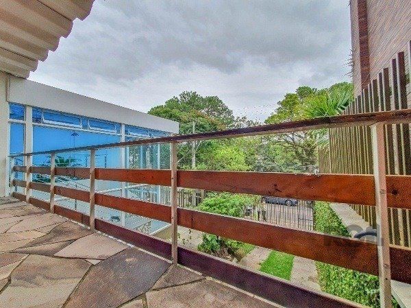 Vende-se excelente cada 3 quartos com suíte, 4 vagas, anexo comn salão de festas, podendo ser usada para fins comerciais - 255m² - Chácara das Pedras — foto 28