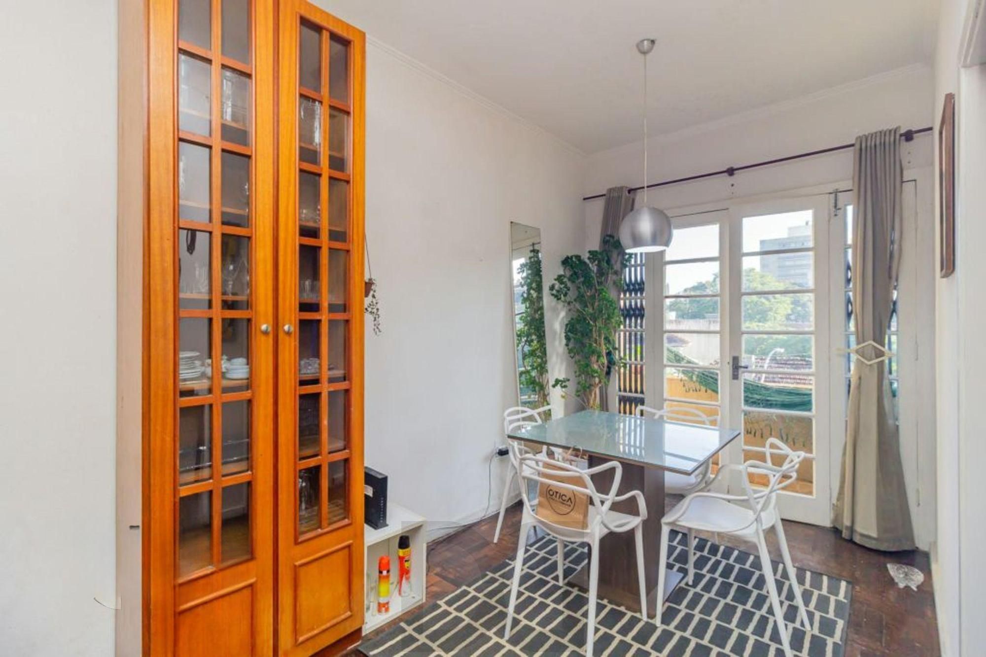Vende-se apartamento com 3 quartos, 87m² e sacada - Petrópolis — foto 1
