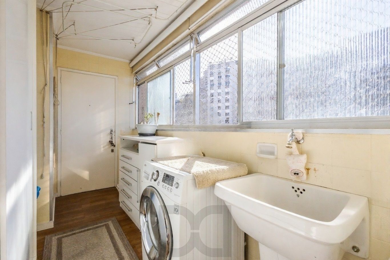 Vende-se apartamento com 3 quartos (1 suíte), 122 m² e 1 vaga – Petrópolis — foto 10