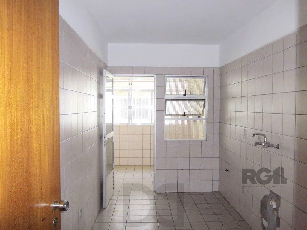 Apartamento 2 dormitórios, 1 suíte, 1 vaga - 90m² de área privativa no Bairro Mont Serrat — foto 8