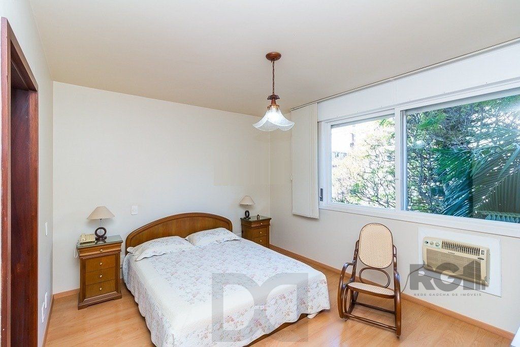 Vende-se amplo apartamento 3 quartos c/ suíte, 2 vagas, living com sacada e vista - 139m² - Auxiliadora — foto 17