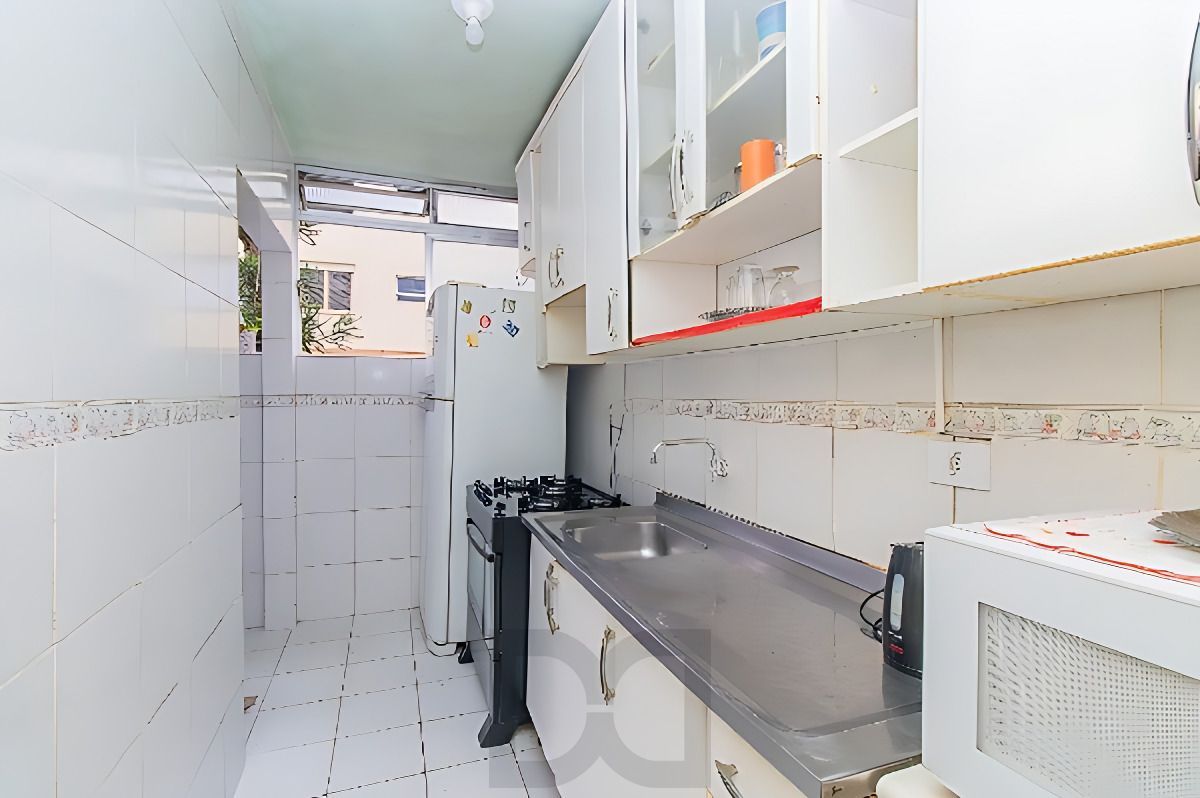 Vende-se apartamento com 3 quartos com closet - Petrópolis — foto 6
