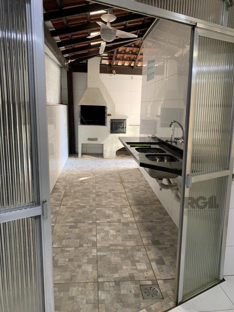 Vende-se belíssimo apartamento 3 suítes, de frente, próximo ao Parcão, reformado e com pátio - 194m² - Auxiliadora — foto 9