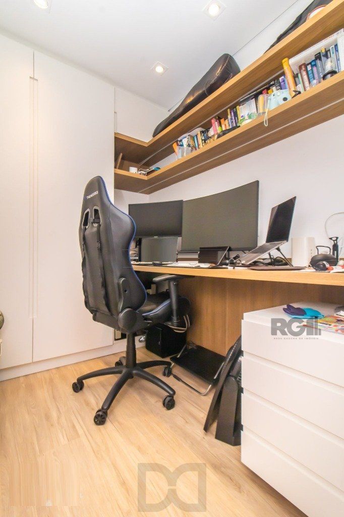 Vende-se belo apartamento a 2 quadras do Parcão, 3 quartos com suíte e vaga coberta - 110m² - Auxiliadora — foto 16