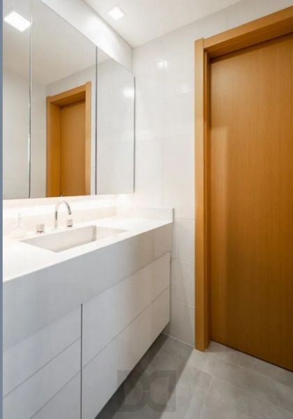 Vende-se amplo apartamento com 3 suítes, 126m² e 2 vagas - Petrópolis — foto 25