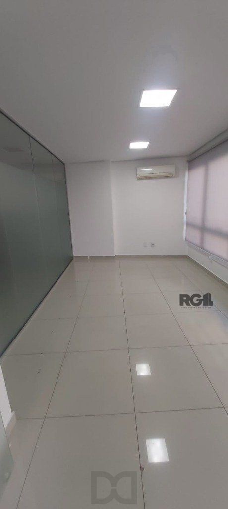 Loja com 113m² de área privativa no Bairro Três Figueiras — foto 8