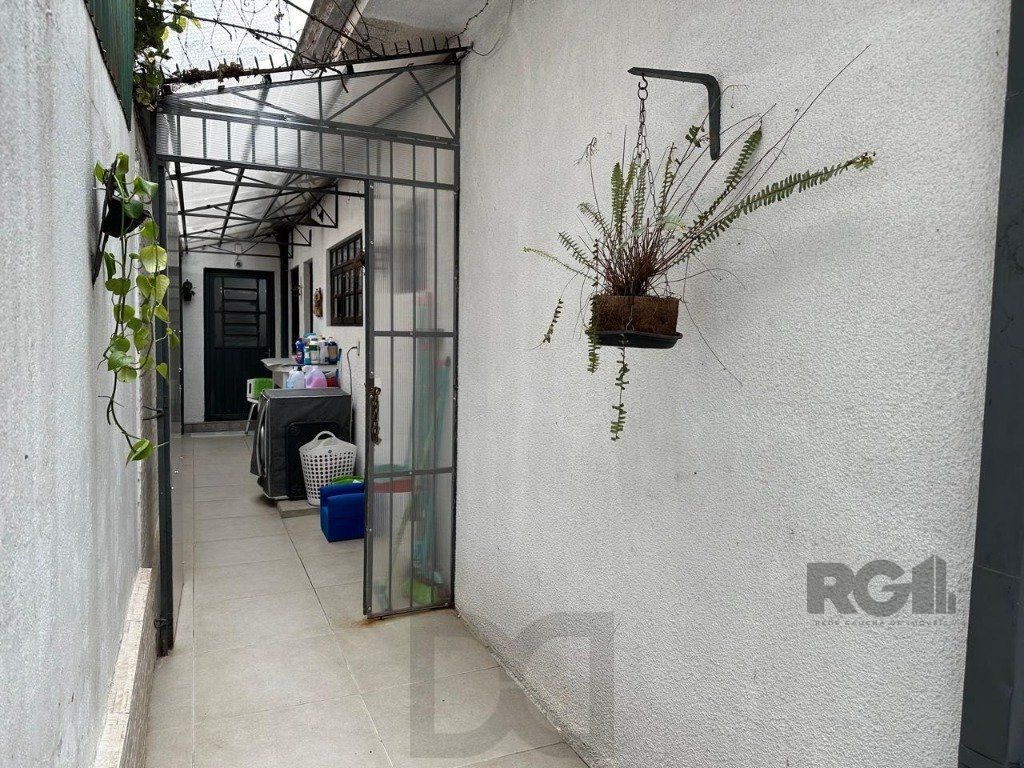 Vende-se ampla casa 3 quartos com hidro, 2 vagas, living com ladeira e salão de festas com churrasqueira - 260m² - Medianeira — foto 22