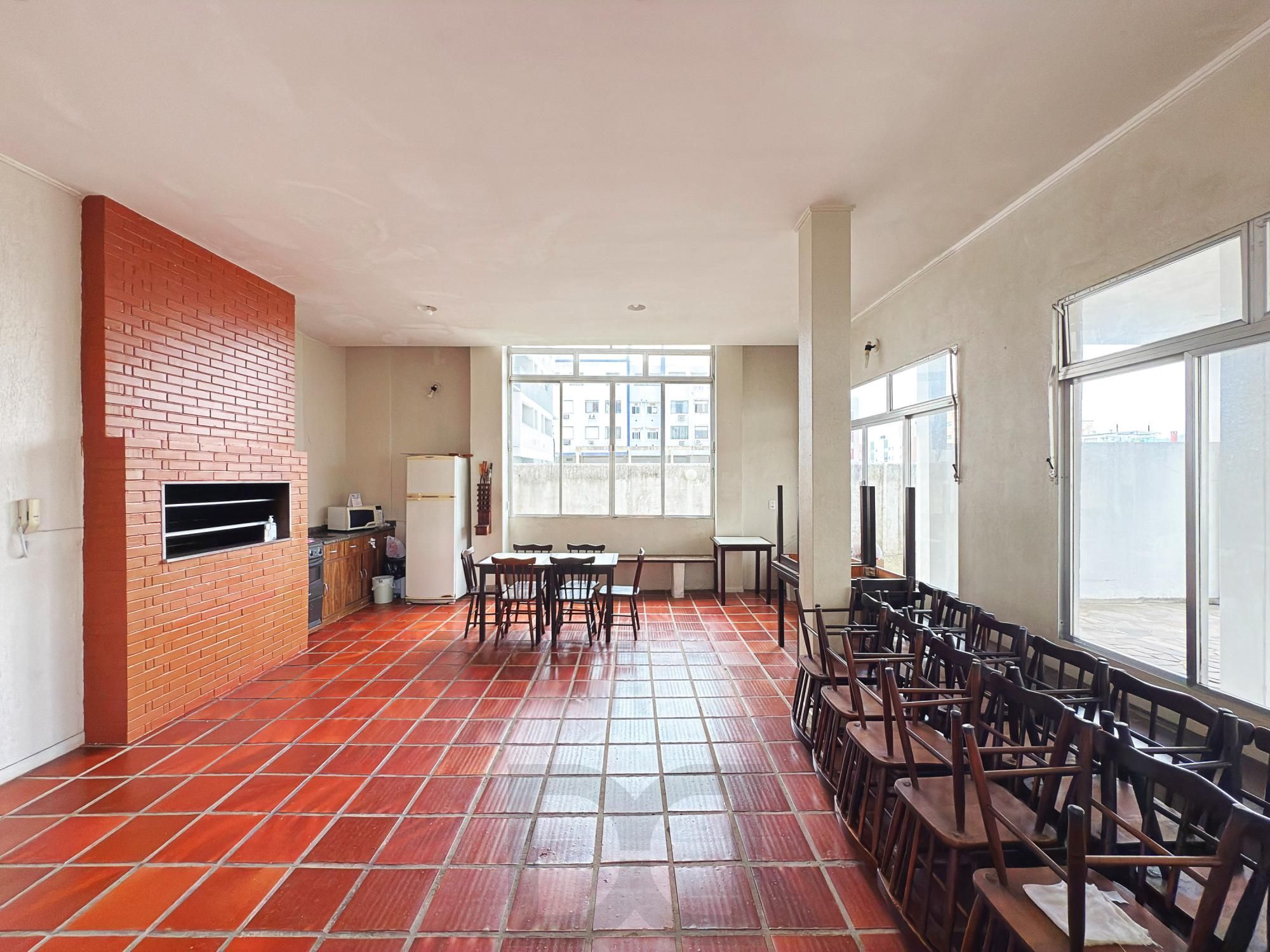 Apartamento de 3 Dormitórios localizado no bairro Petrópolis — foto 34