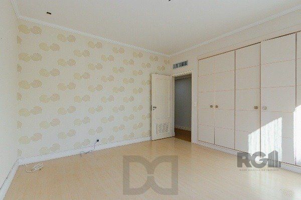 Vende-se luxuoso apartamento 3 quartos c/ suíte, dependência de empregada, gabinete, 2 vagas cobertas - 283m² - Moinhos de Vento — foto 20
