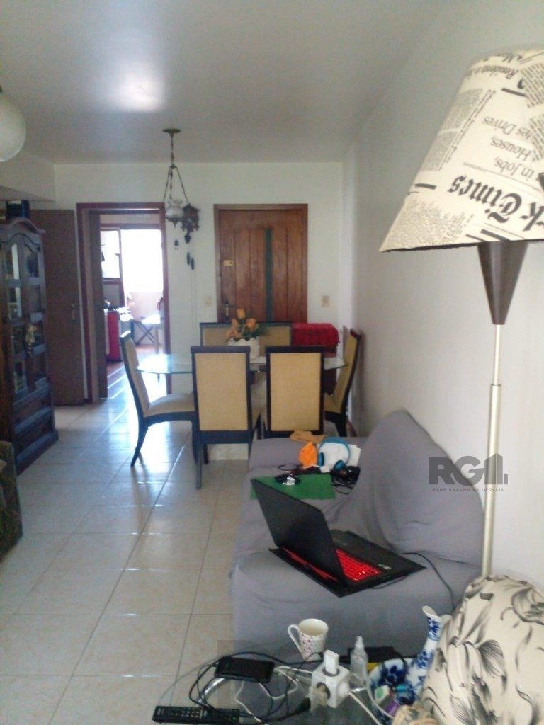 Apartamento de 2 dormitórios, 2 banheiros e 1 vaga de garagem no Bairro Petrópolis — foto 5