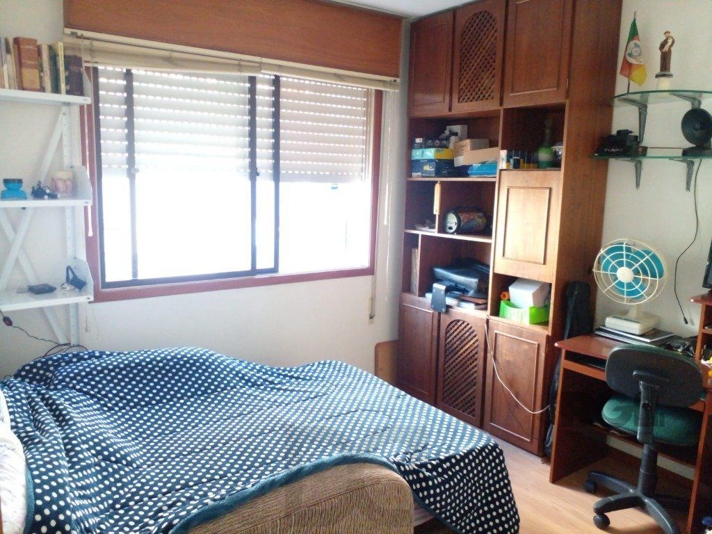 Apartamento de 2 dormitórios, 2 banheiros e 1 vaga de garagem no Bairro Petrópolis — foto 12