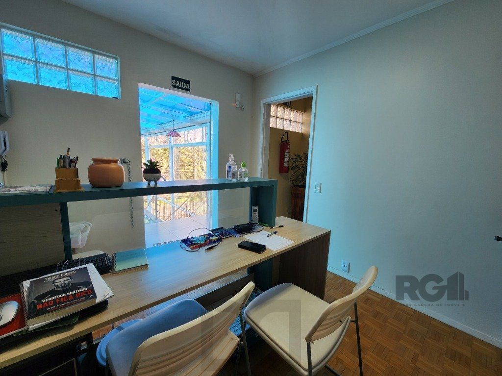 Vende-se excelente cada 3 quartos com suíte, 4 vagas, anexo comn salão de festas, podendo ser usada para fins comerciais - 255m² - Chácara das Pedras — foto 9