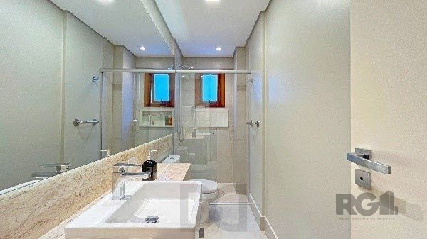 Apartamento de 200m², 4 quartos, 1 suíte e 4 vagas – Moinhos de Vento — foto 38