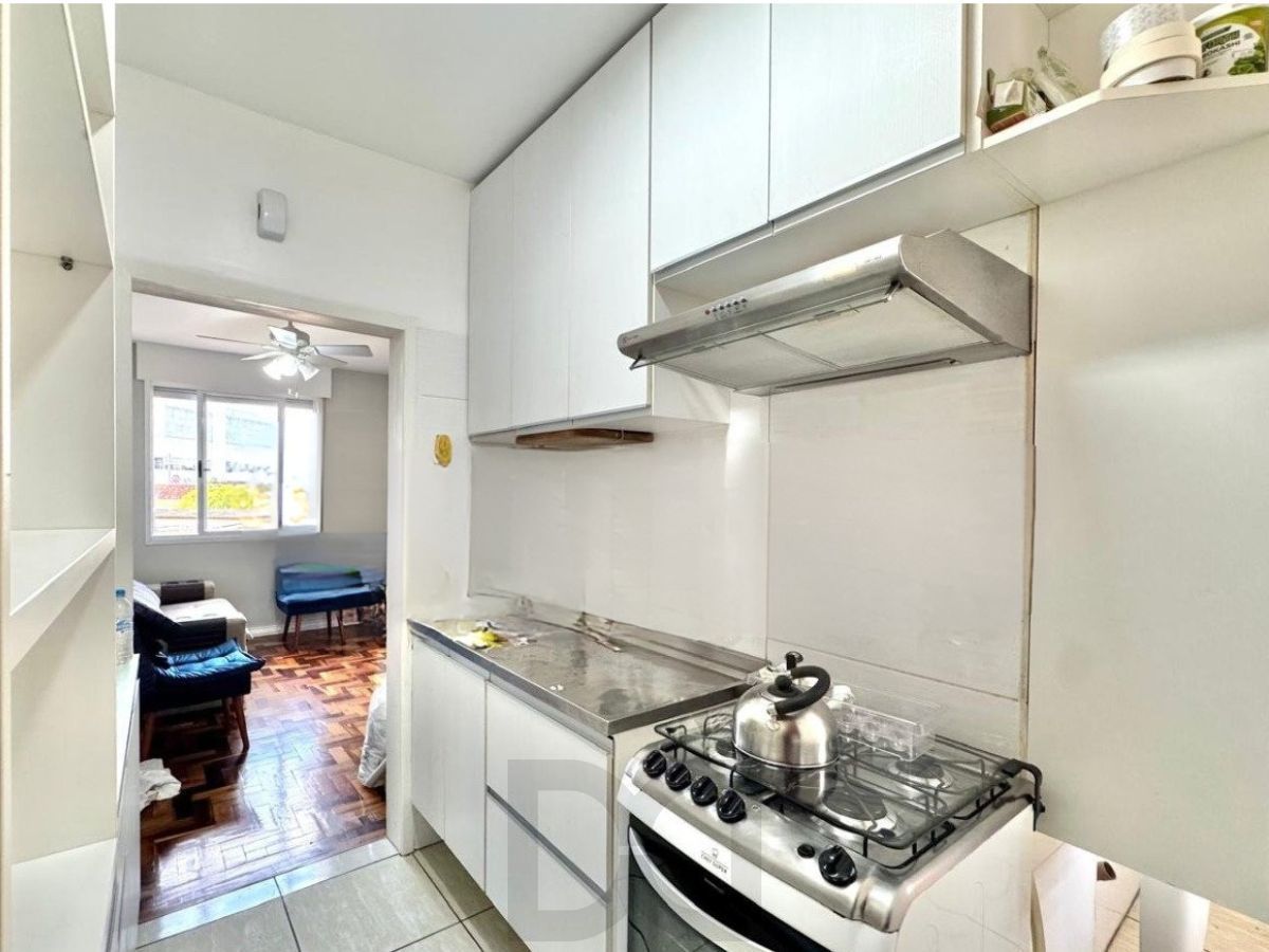 Vende-se apartamento com 2 quartos, 2 vagas – Passo da Areia — foto 4