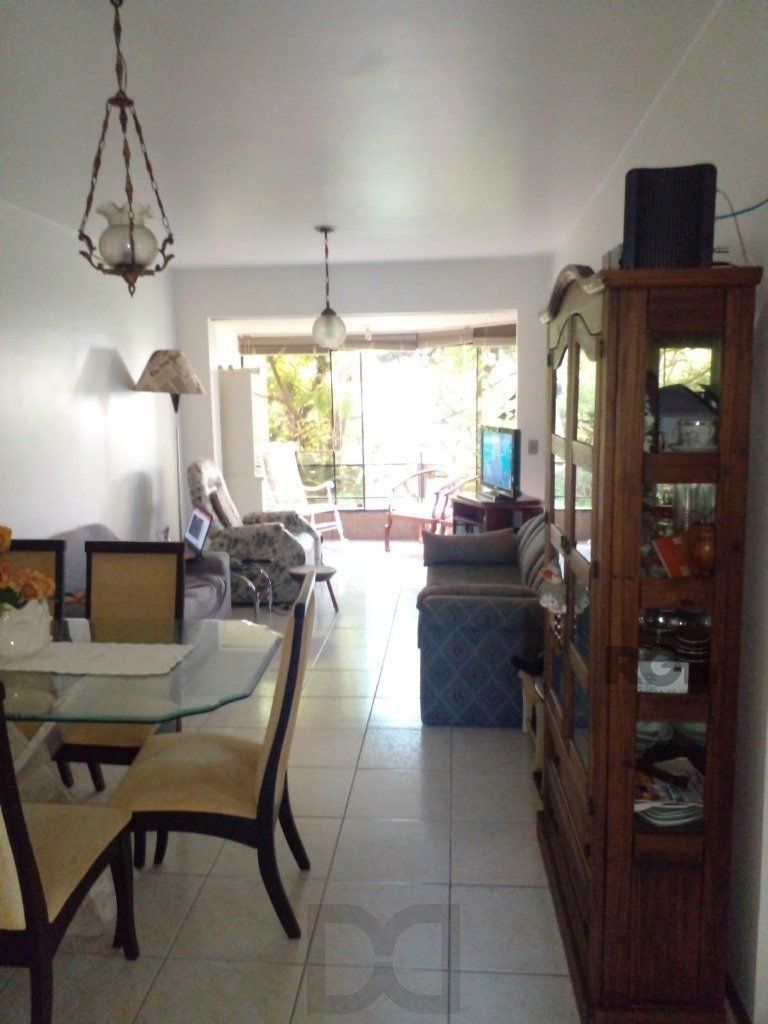 Apartamento de 2 dormitórios, 2 banheiros e 1 vaga de garagem no Bairro Petrópolis — foto 7