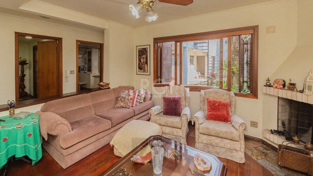 Casa para Venda - 300m², 3 dormitórios, sendo 1 suites, 4 vagas - Chácara das Pedras — foto 3