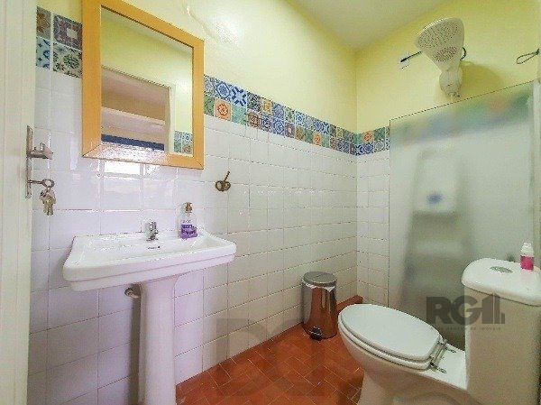 Vende-se excelente cada 3 quartos com suíte, 4 vagas, anexo comn salão de festas, podendo ser usada para fins comerciais - 255m² - Chácara das Pedras — foto 32
