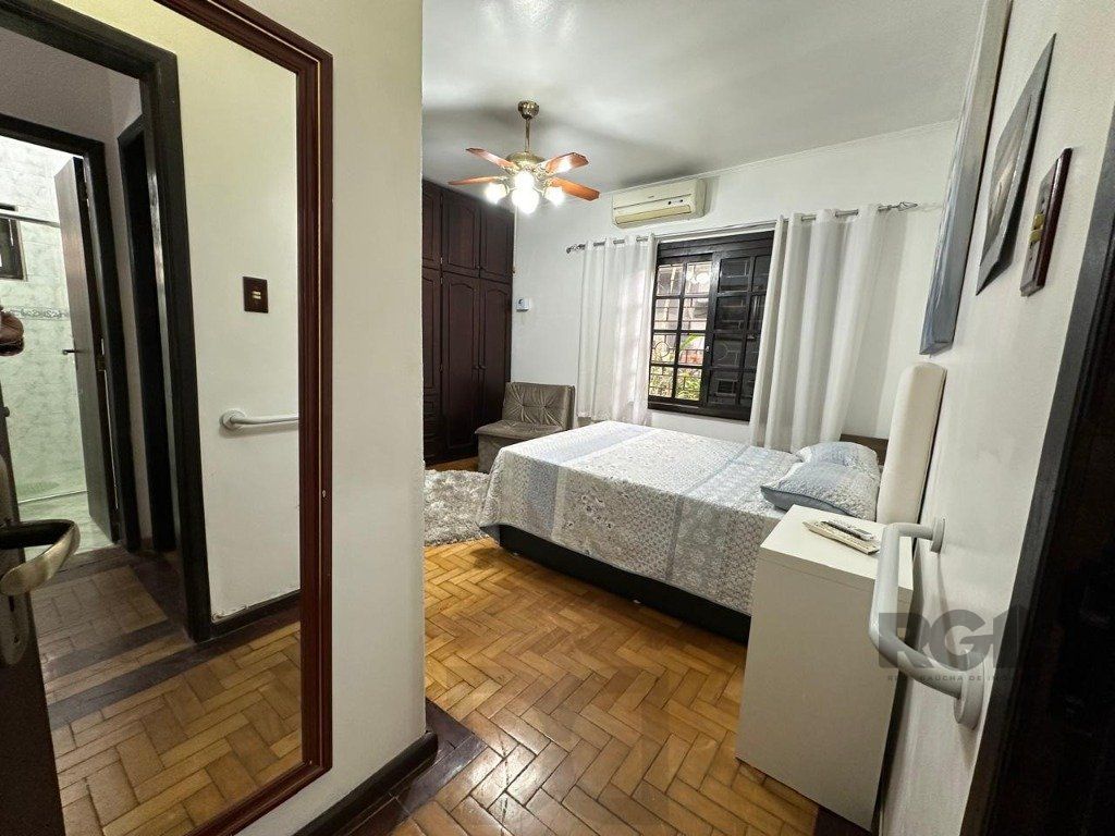 Vende-se ampla casa 3 quartos com hidro, 2 vagas, living com ladeira e salão de festas com churrasqueira - 260m² - Medianeira — foto 33