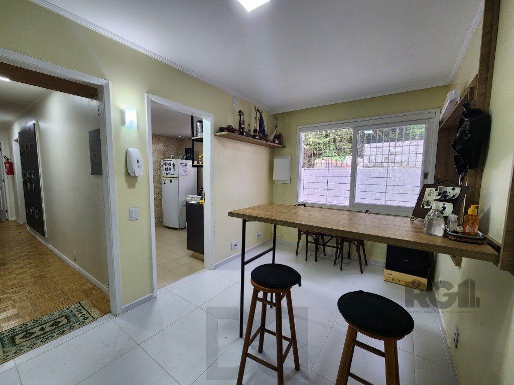 Vende-se excelente cada 3 quartos com suíte, 4 vagas, anexo comn salão de festas, podendo ser usada para fins comerciais - 255m² - Chácara das Pedras — foto 16
