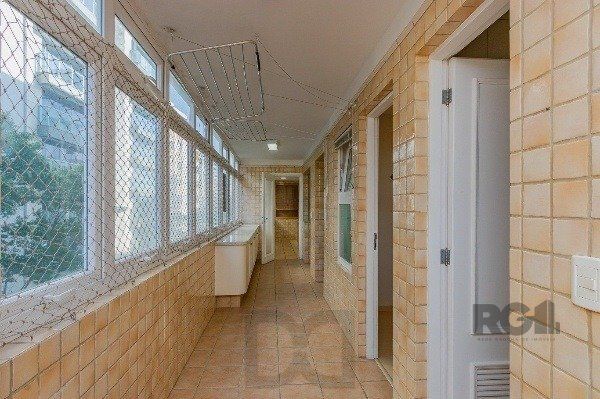 Vende-se luxuoso apartamento 3 quartos c/ suíte, dependência de empregada, gabinete, 2 vagas cobertas - 283m² - Moinhos de Vento — foto 15