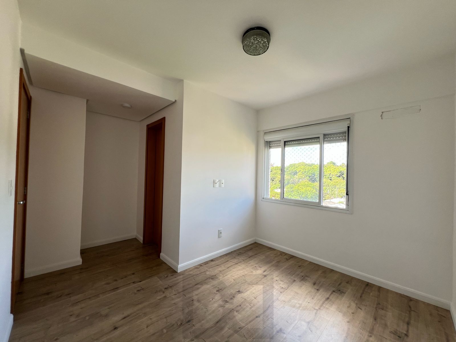 Apartamento 2 dormitórios a venda em localização privilegiada em Porto Alegre — foto 9