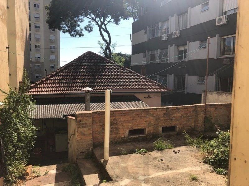 Terreno amplo com 8,80m²x63,50m² de área total, excelente localização no Bairro Petrópolis — foto 9