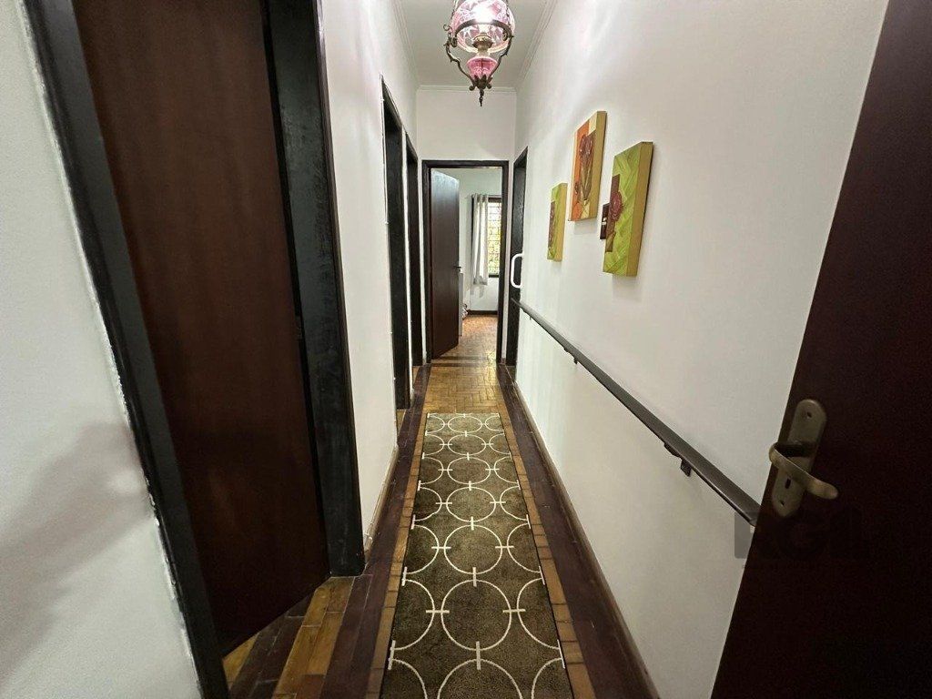 Vende-se ampla casa 3 quartos com hidro, 2 vagas, living com ladeira e salão de festas com churrasqueira - 260m² - Medianeira — foto 29