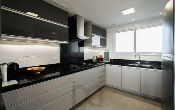 Vende-se amplo apartamento com 3 suítes, 126m² e 2 vagas - Petrópolis — foto 11