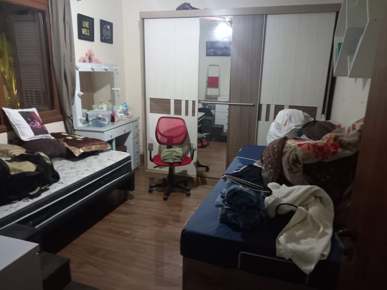 Excelente casa localzada ma Rua Santo Camaratto com 4 D e 1 suite — foto 17