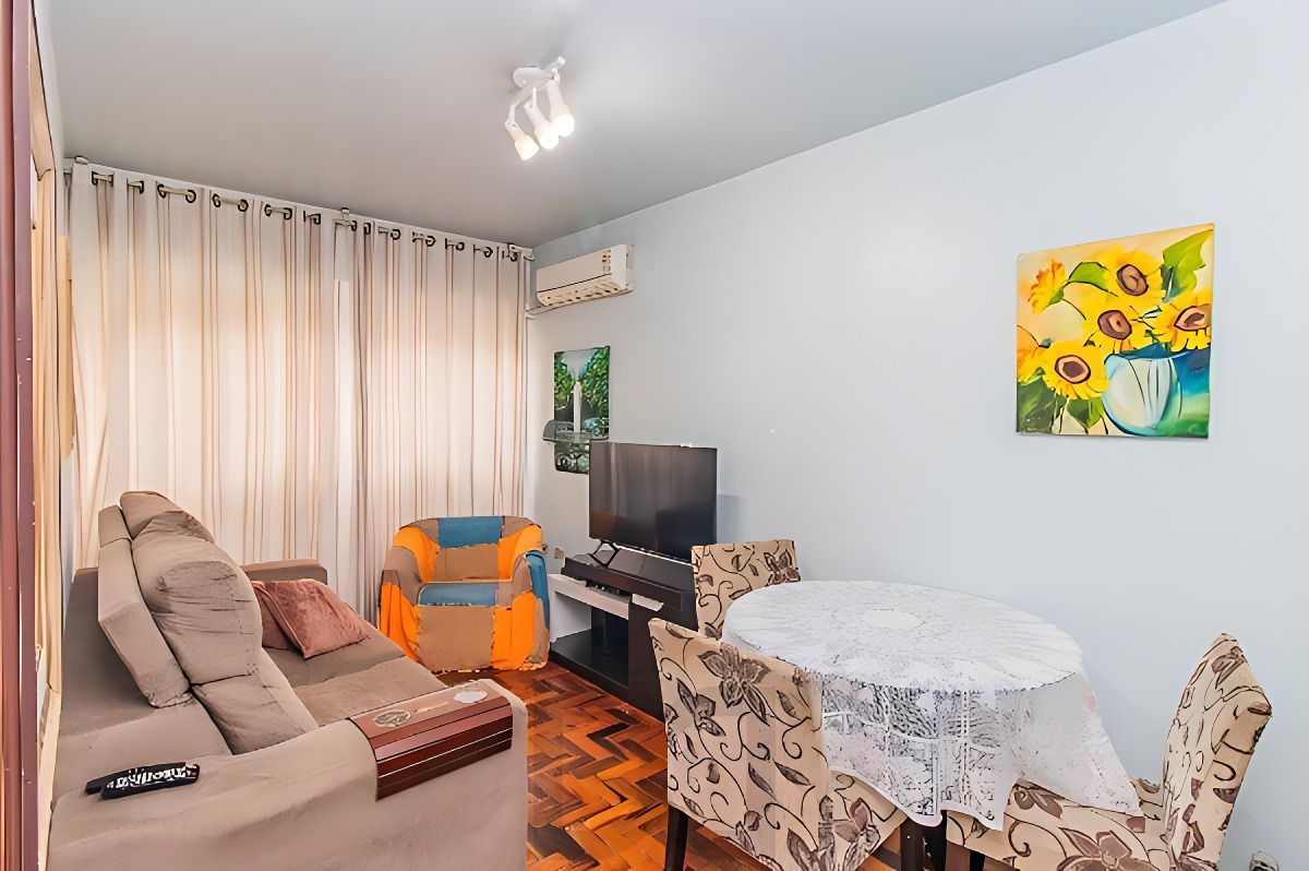 Vende-se apartamento com 3 quartos com closet - Petrópolis — foto 2