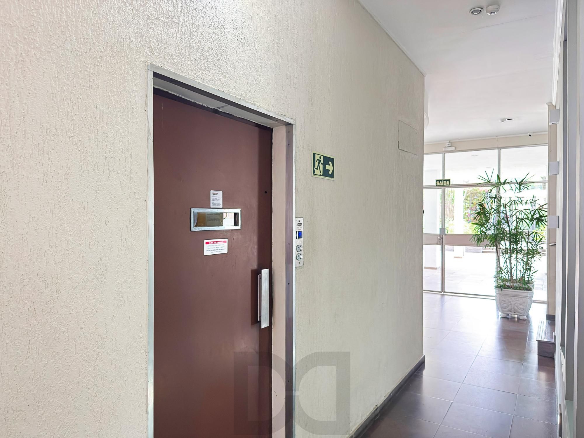 Apartamento de 3 Dormitórios localizado no bairro Petrópolis — foto 35