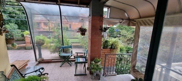 Vende-se ampla casa 6 quartos, 2 suítes, 5 vagas de garagem, churrasqueira e duas entradas individuais - 360m² - Chácara das Pedras — foto 2