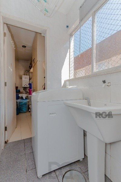 Vende-se excelente cobertura 2 quartos com suíte, 3 vagas de garagem com 156m² no Petrópolis — foto 19