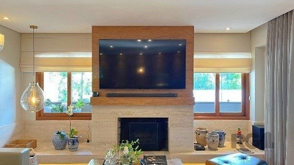 Apartamento de 200m², 4 quartos, 1 suíte e 4 vagas – Moinhos de Vento — foto 3