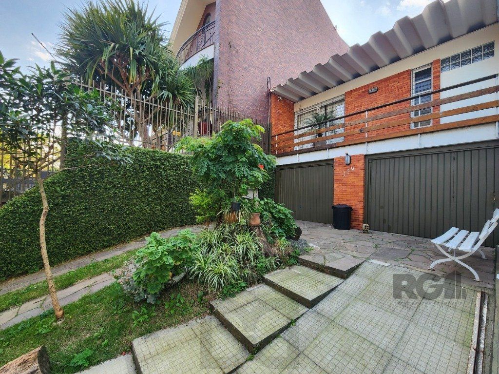 Vende-se excelente cada 3 quartos com suíte, 4 vagas, anexo comn salão de festas, podendo ser usada para fins comerciais - 255m² - Chácara das Pedras — foto 3
