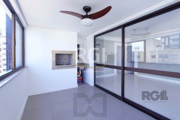 Vende-se apartamento 3 dorm com suíte e sacada 2 vagas cobertas - 126m² - Mont'Serrat — foto 2