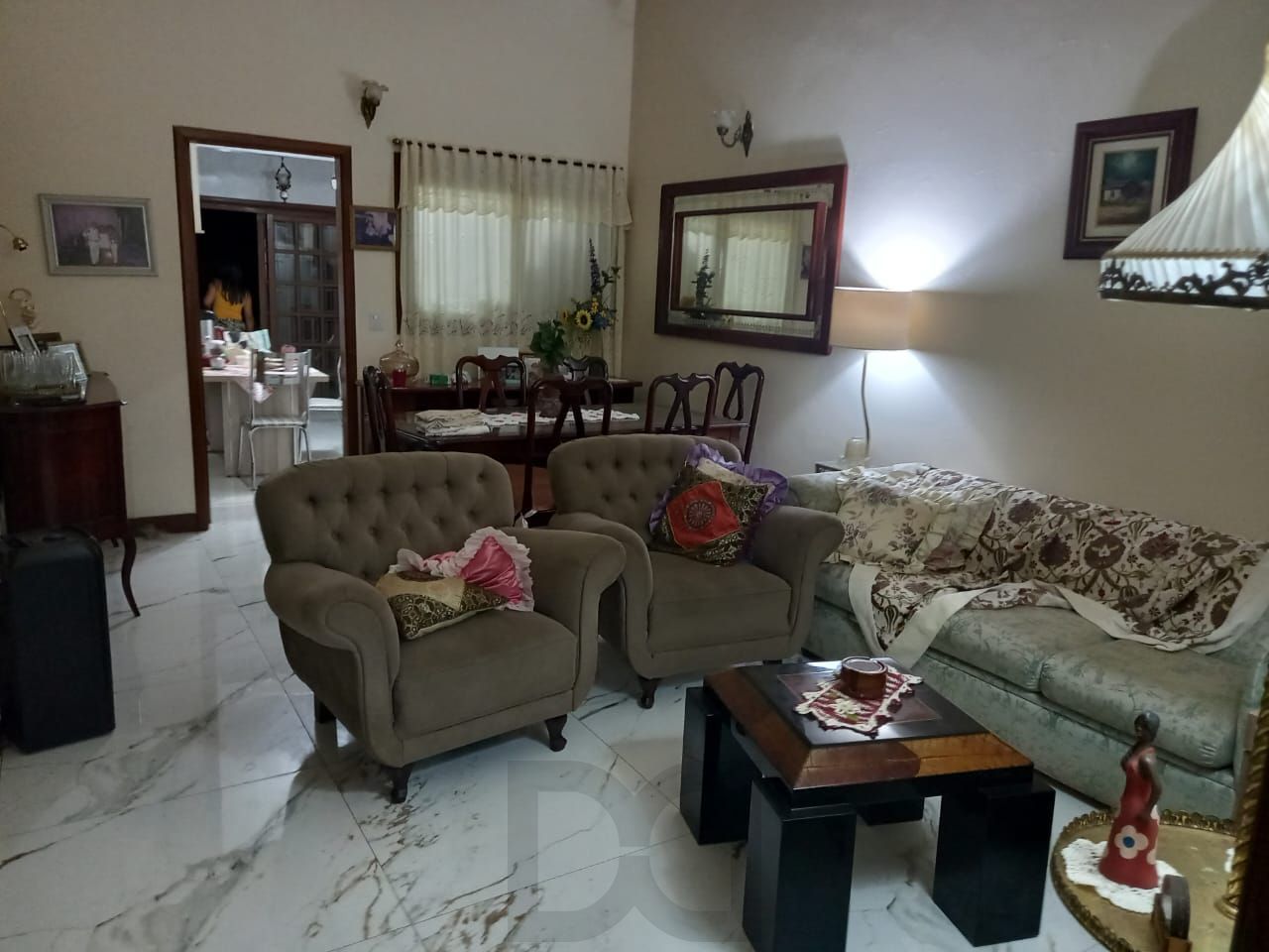 Excelente casa localzada ma Rua Santo Camaratto com 4 D e 1 suite — foto 4