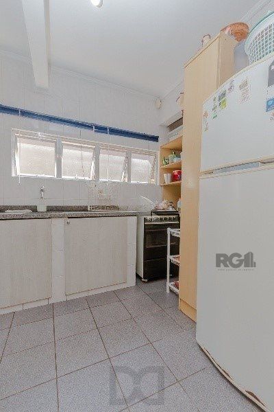 Vende-se excelente cobertura 2 quartos com suíte, 3 vagas de garagem com 156m² no Petrópolis — foto 23