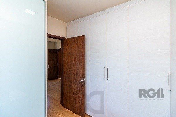 Vende-se amplo apartamento 3 quartos c/ suíte, 2 vagas, living com sacada e vista - 139m² - Auxiliadora — foto 15
