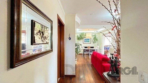 Apartamento com 3 Dormitórios, Suíte e Sacada e 1 vaga - 115m² - Petrópolis — foto 4